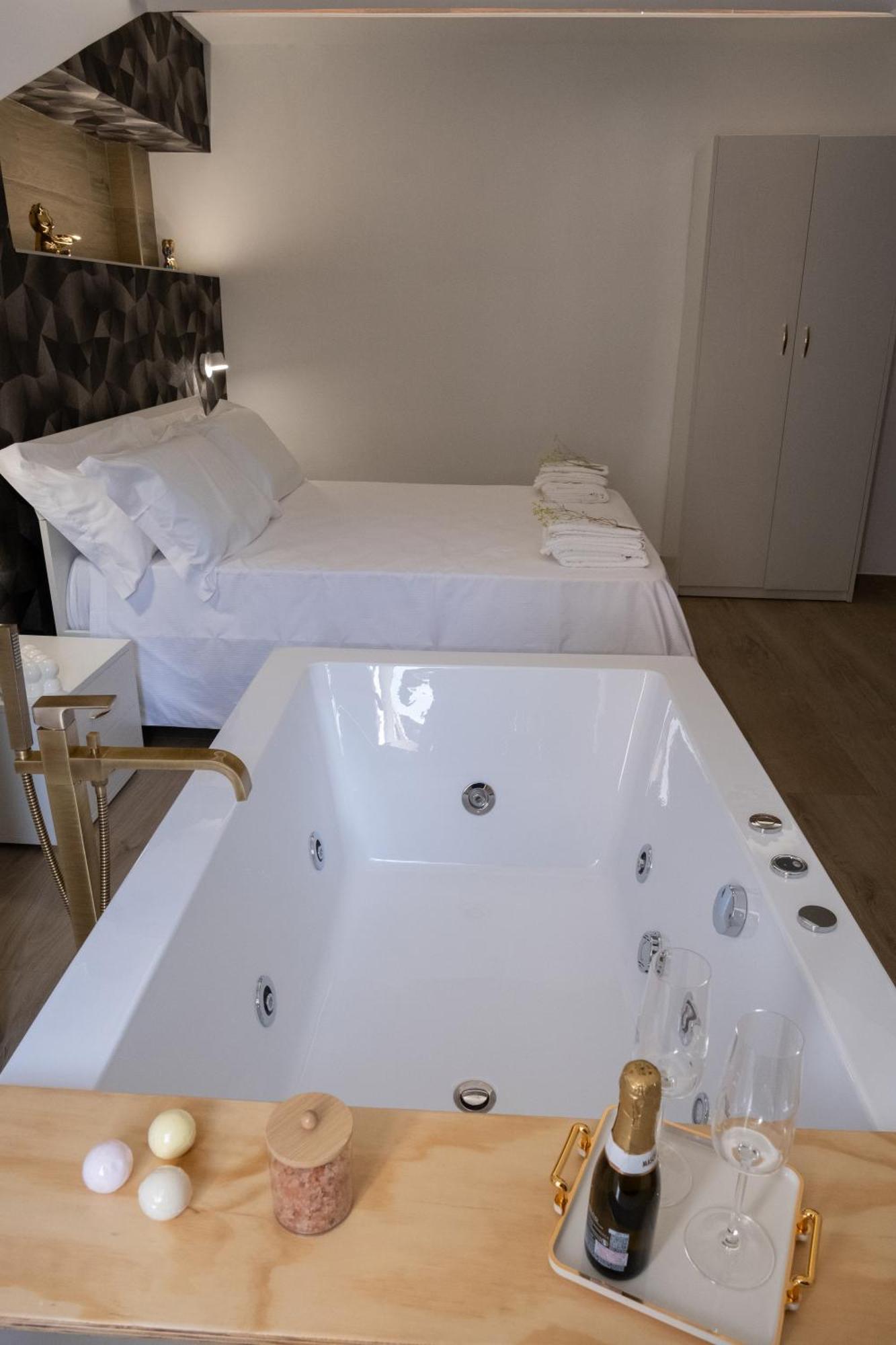 Coraline Deluxe Rooms Castellammare di Stabia Exterior photo
